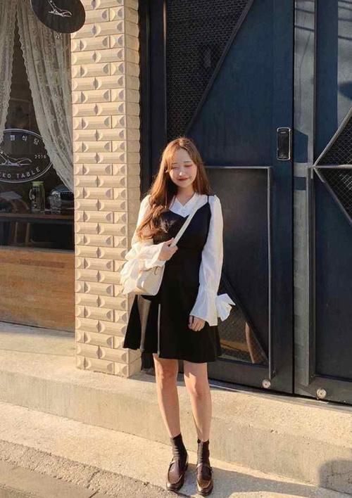 包包的样式:15款比纪梵希潮的包,聪明的人选择配这3种穿搭