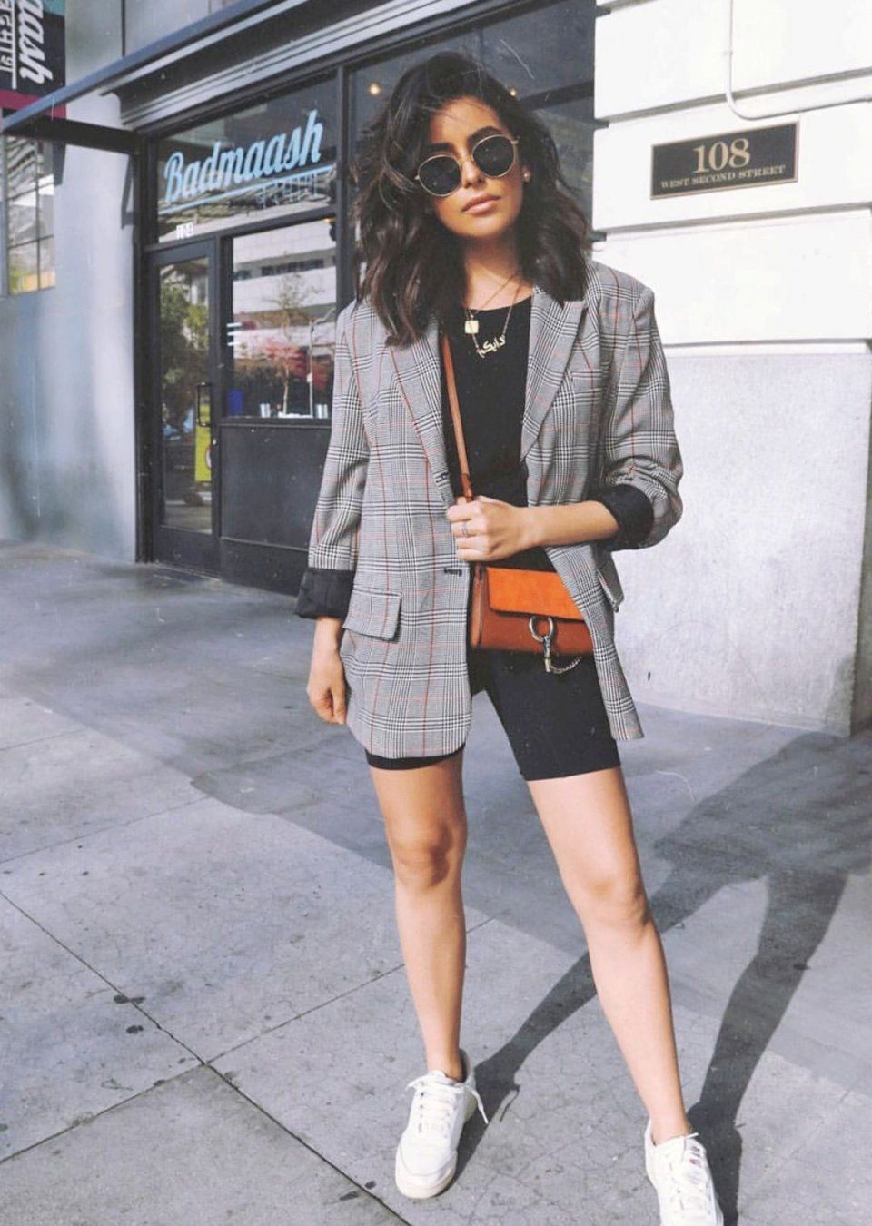 什么世道丨现在最尖端的时髦单品是……健美短裤?