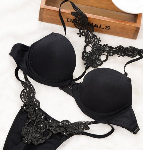 哪个“流氓”设计的，品味女人都懂得穿这“透气文胸”，忒撩人