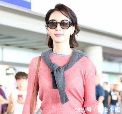 陈数现身机场，毛衣塞到裤子里，气色超好！
