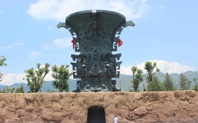 陕西这一文化园区投资7亿建成,以奇葩方式走红,却引发网友吐槽