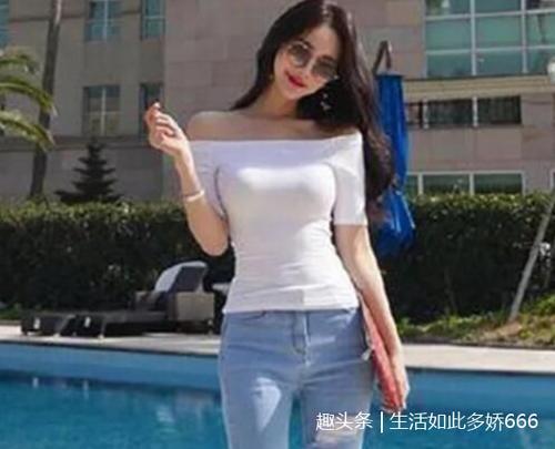 紧身牛仔裤的美女，小姐姐显得身材很有魅力！