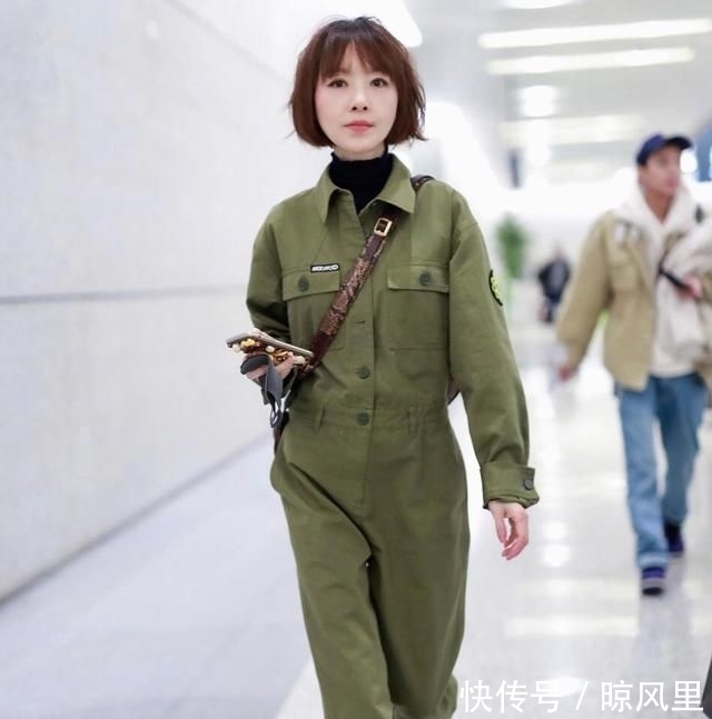  [连体]鲁豫为减龄玩“新花样”，“连体衣裤”配高领内搭，一点不像49岁