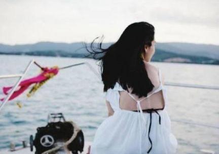 只看“背影”，你能找出热巴和赵丽颖吗？不是真爱粉真的很难找出