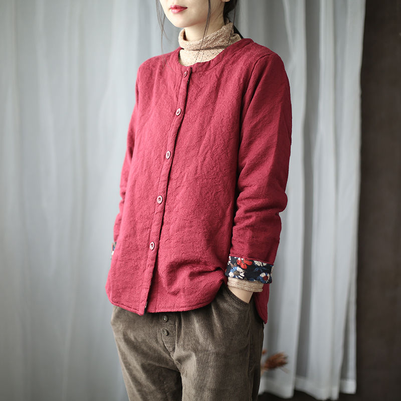 天!本以为小衫+长裤流行，没想到!9月竟火了“薄外套”，真美