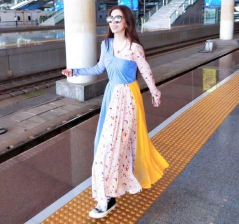 田馥甄不是一般人，把蚊帐和床单同时穿在身上，却穿出了仙女气质