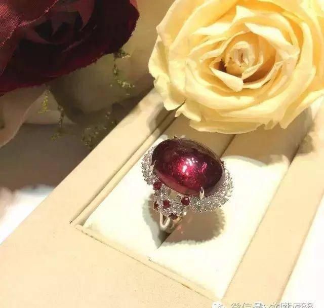  #珠宝#爱在母亲节 用珠宝“饰”爱