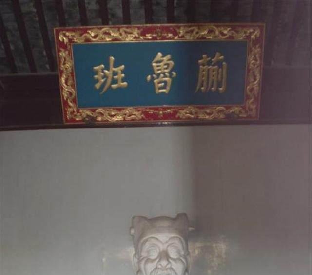  发现■专家在维修故宫地砖时，发现一个秘密！让人不禁感慨皇帝太狠