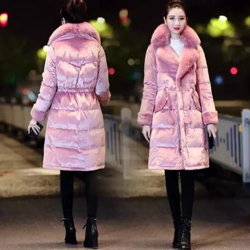 设计:今年最美的羽绒服!虽贵,但穿上后,配裸靴,美若天仙