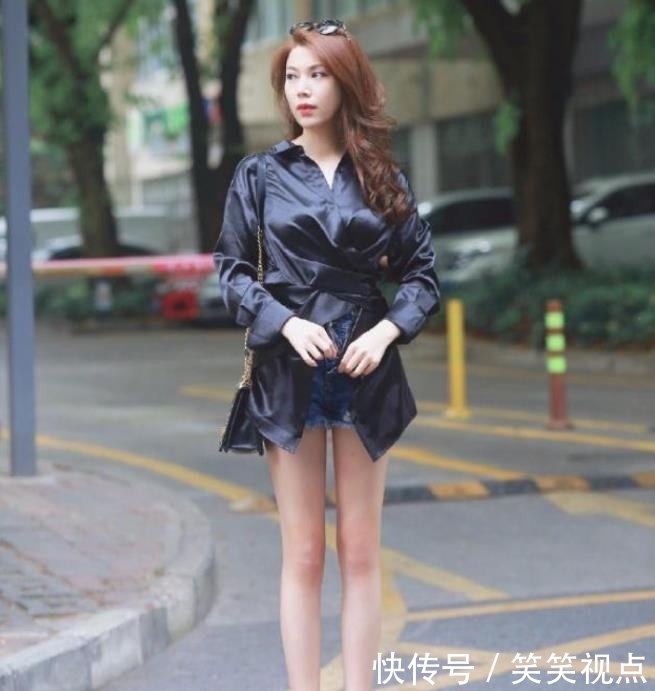 美女@青春又靓丽，展现女神气质！，美女街拍：曼妙身姿的小姐姐