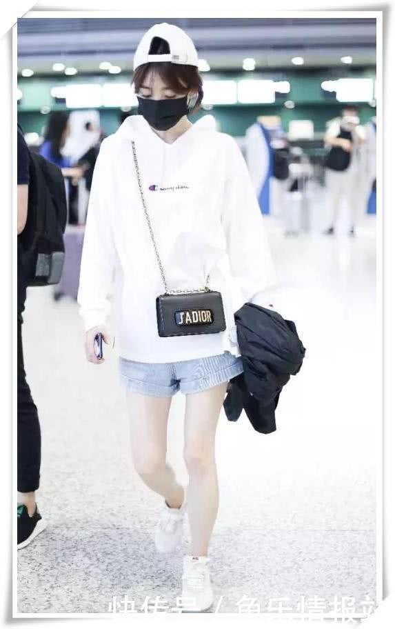 当90斤王丽坤和130斤蒋欣同穿短裤，网友：我宁愿做一个胖子！