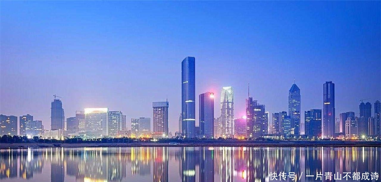  「我国」我国最发达的城市之一，30年将面积扩大20倍，成为超一