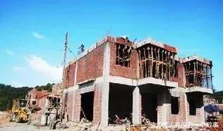 农村盖房子为什么不能超过三层半？看完你就懂了！