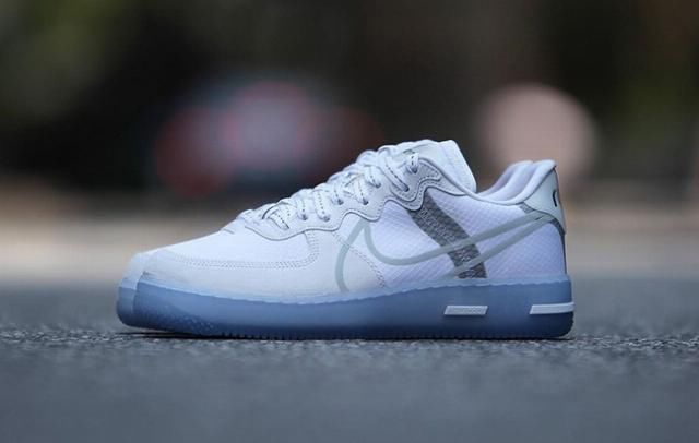  『白鞋』夏季宝藏鞋款就是它！小白鞋 AF1 React 太香了！