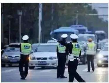 红绿灯有了新调整，取消“读秒数”？老司机：一下扣6分，坑惨了