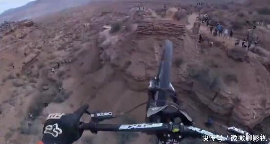 外国牛人挑战自行车下山,毫不夸张的说,我连走都走不下去!
