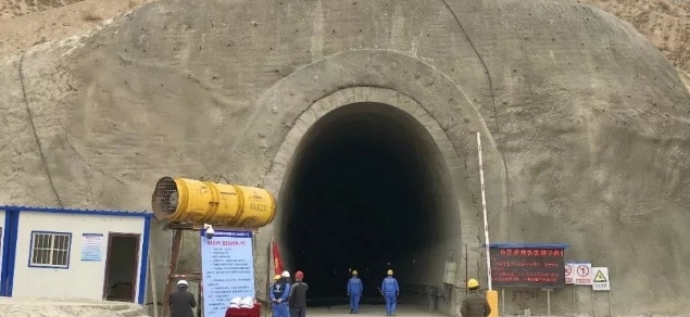 中国花376.4亿，建“大漠新丝路”，长1215公里