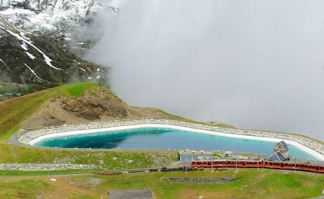 云南这个村庄隐藏在大山深处,至今不通公路,却美成“世外桃源”