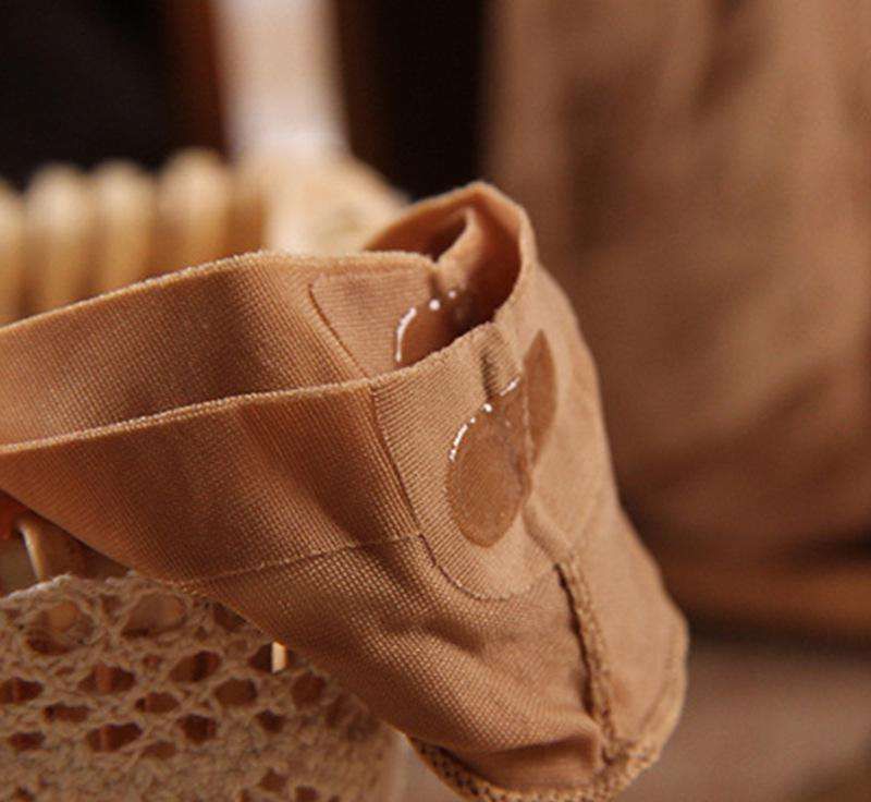 女人夏天不能穿丝袜?下面小姐姐教你丝袜配短裙，穿出独特气质