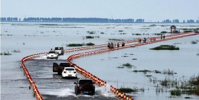 中国最美水上公路！女司机表示：虽然景不错，开车还是算了吧！
