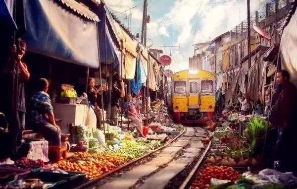 曼谷致命吸引力正是热带风光、佛教文化、民间风俗三者的叠加