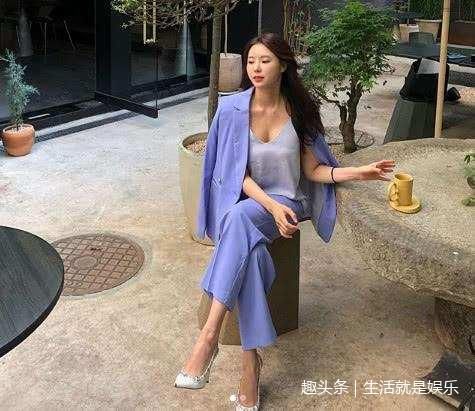 近30岁空姐, 依旧保持令人羡慕的身材, 网友纷纷求“艳遇”