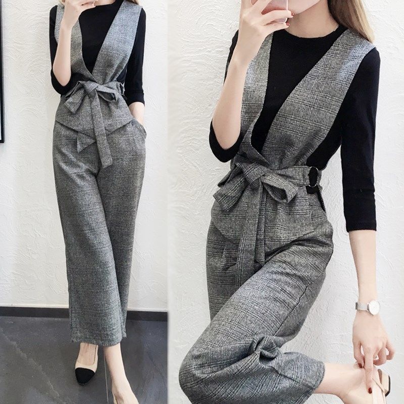 被小姨身上的“套装”，惊艳到了，原来今年流行这么穿，确实洋气