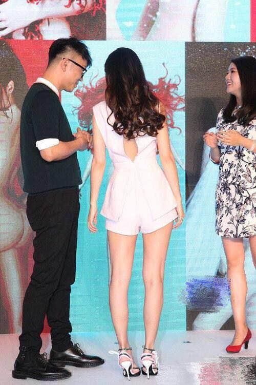 原来我们被骗了这么久！多图还原Baby杨颖真实腿长