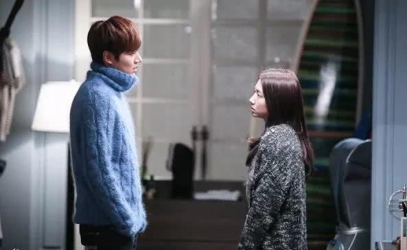 毛衣:高领毛衣怎么穿,才能让你穿出电视剧女主的味道