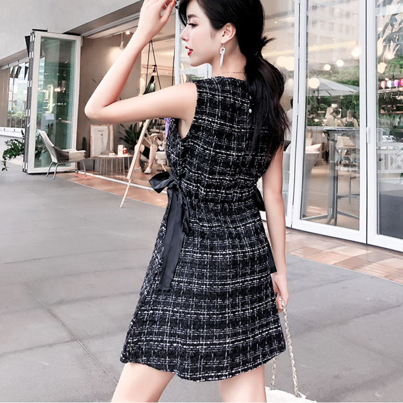 终于发现了，比旗袍还好看的“香风裙”，上身清新减龄，背影都美