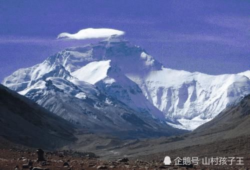 坐落在雅鲁藏布江边，是我国相对高度最高的山峰，但却少有人认识