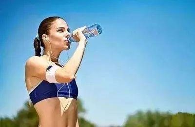 听说这样可以越跑越美!跑跑族们还不快点学起来!