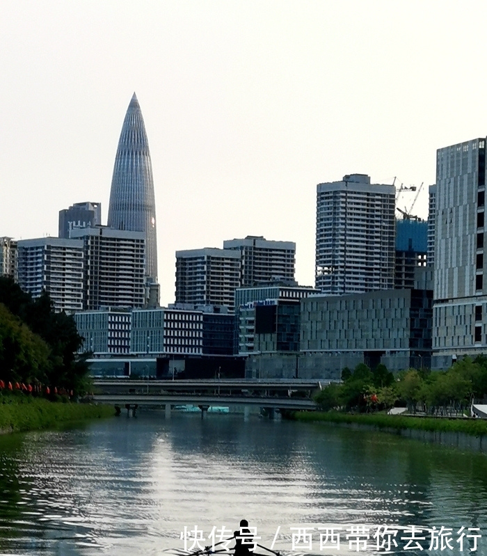  实拍：实拍深圳西部第一摩天楼，它才是深圳最美摩天楼