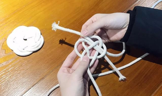『编绳』结绳编织DIY,棉绳就能编个好看又实用的杯垫,编绳附教程!
