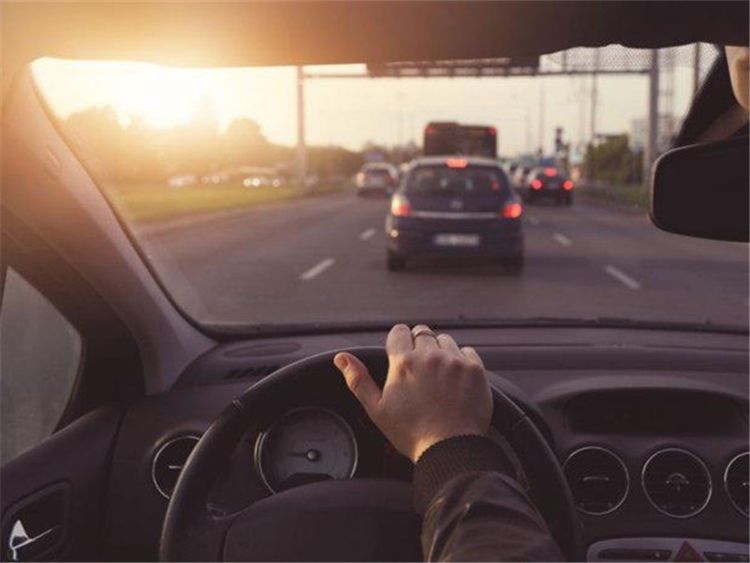 高速的“逢三必进”是啥秘诀?老司机:这都不懂，还敢上高速?