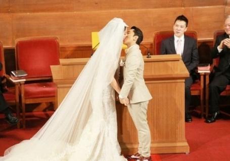 跑男王祖蓝结婚3年妻子怀孕，将消息公布出去，瞬间收到网友祝福