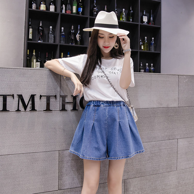 下半身胖,别穿紧身裤,尴尬!看:这么穿,不松不紧,美得刚刚好