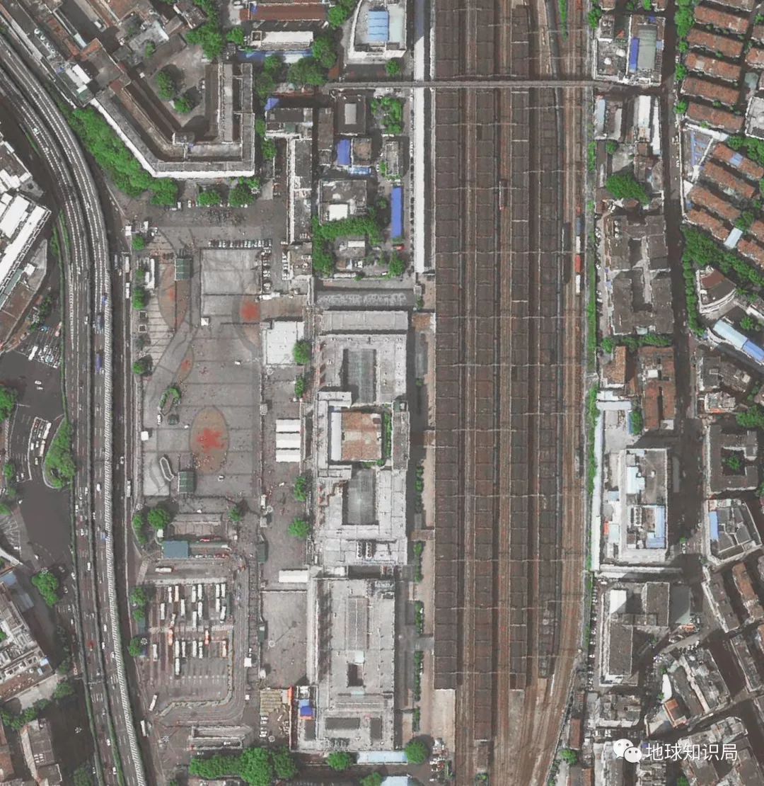 中国这些火车站为什么永远这么挤？