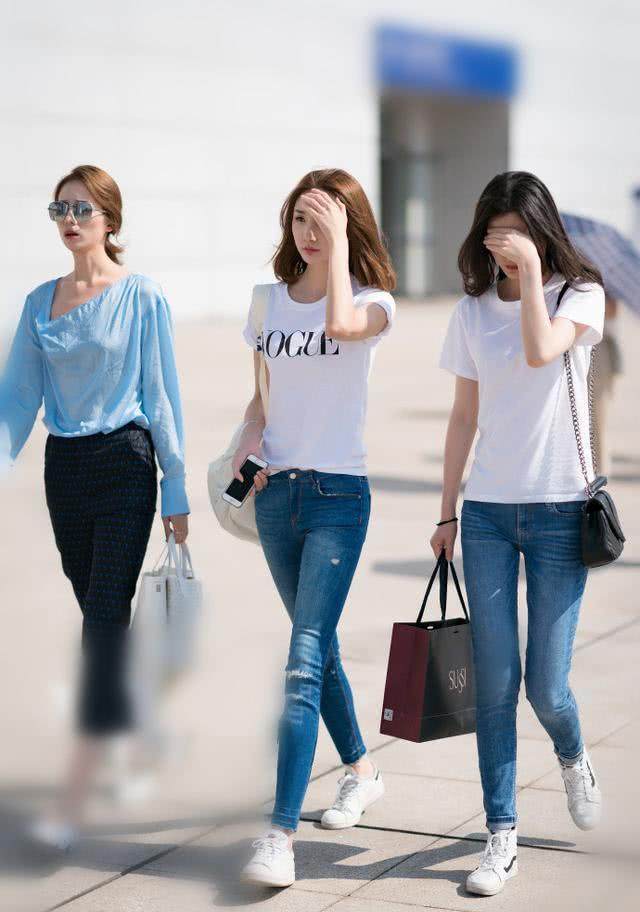 东莞街拍, 图一美女20万娶回家, 家里拆迁, 50万娶回图三的性感美