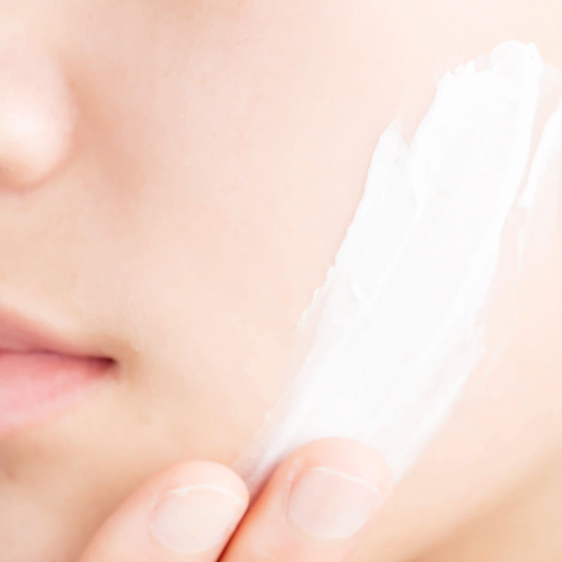 做皮肤科专家的外婆告诉我，常用这植物液擦脸，到老不长皱纹眼袋