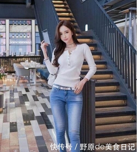 【 美女】时尚的穿衣搭配,尽显时尚潮流范!,气质美女紧身牛仔裤