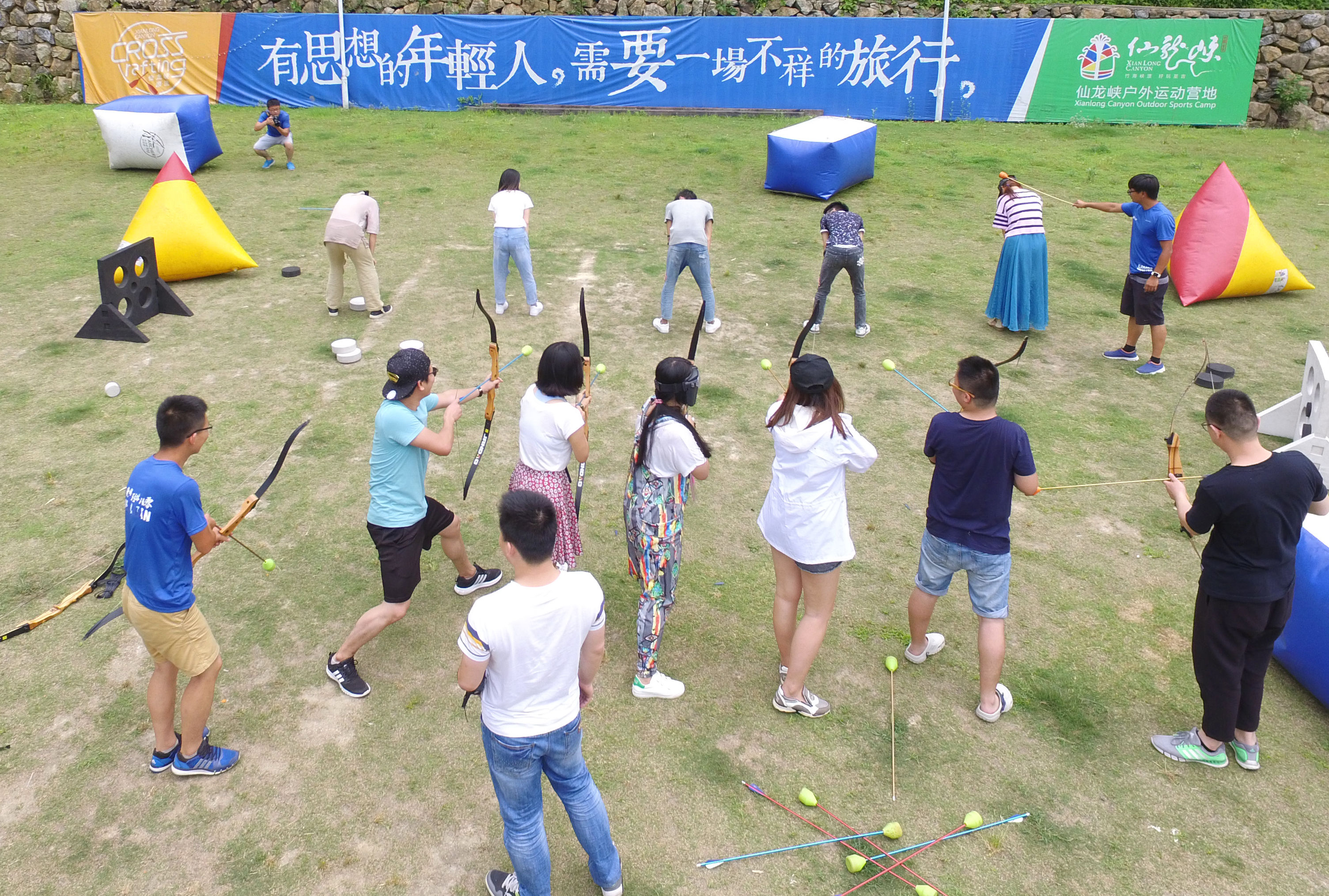 玩漂流玩桨板玩皮划艇，安吉仙龙峡不跟风玩