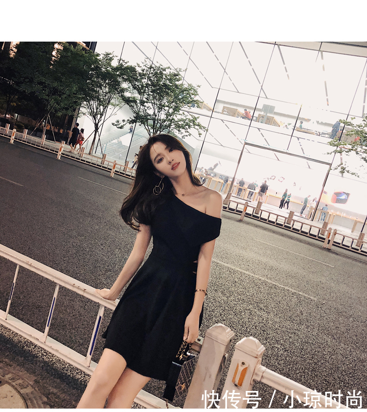 夏天度假撩人杀手锏，性感的露肩裙，风情迷人