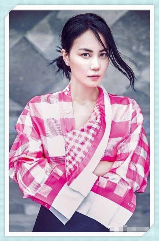 王菲连腰带都没系就出来了？网友：大概只有天后能驾驭了吧