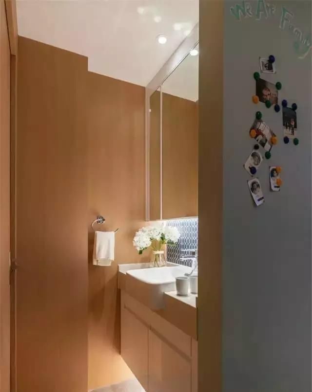  [脏乱]35岁剩女和父母挤28㎡，房屋脏乱，父亲没床睡被迫“离家出走”