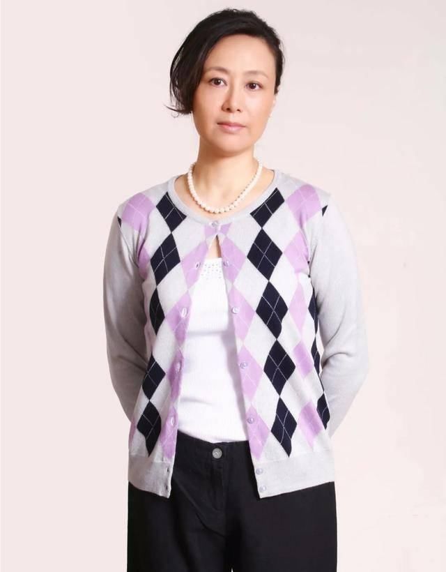 『当红』好命的吴玉芳21岁拿影后,当红时嫁运动员,夫妻恩爱32年惹人羡