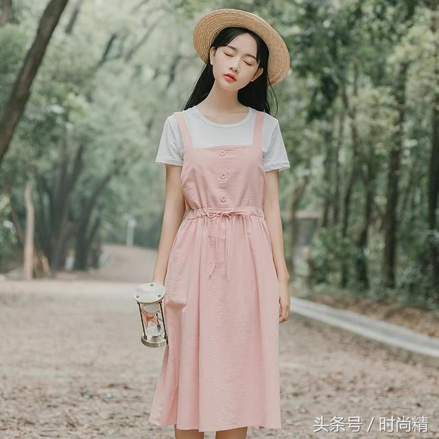 淡雅清新的连衣裙，今夏美到让人挪不开眼睛