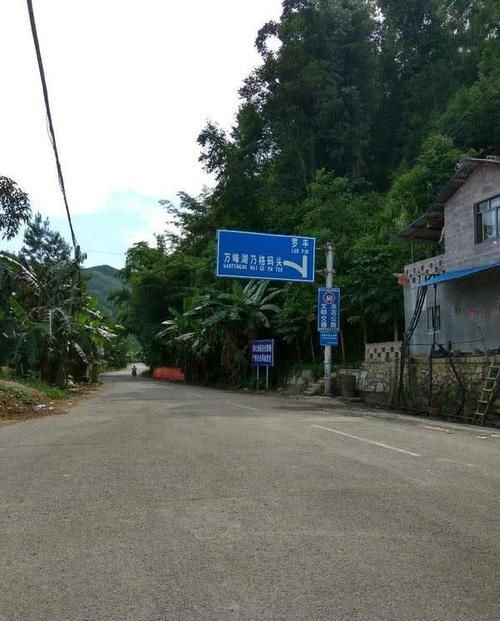  「泡沫箱」万峰湖真的是钓鱼人的天堂吗？