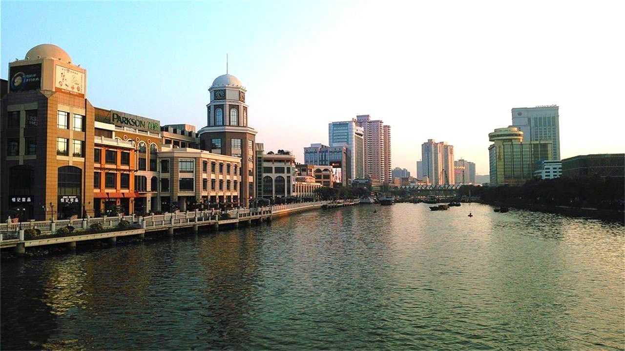  「唯一」中国唯一一个以伟人名字命名的城市，现在是二线城市，