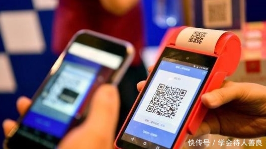 中国游客不解：美国如此发达，为何不用手机支付？导游说出原因